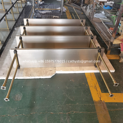 حار بيع الحديثة جدار جبل تستخدم 304 316 الفولاذ المقاوم للصدأ الذهب متجر الملابس عرض شماعات رفوف لبيع الملابس المزود